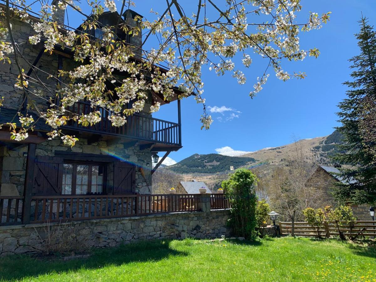 El Xalet De Tauell Hotel Rural Exterior photo