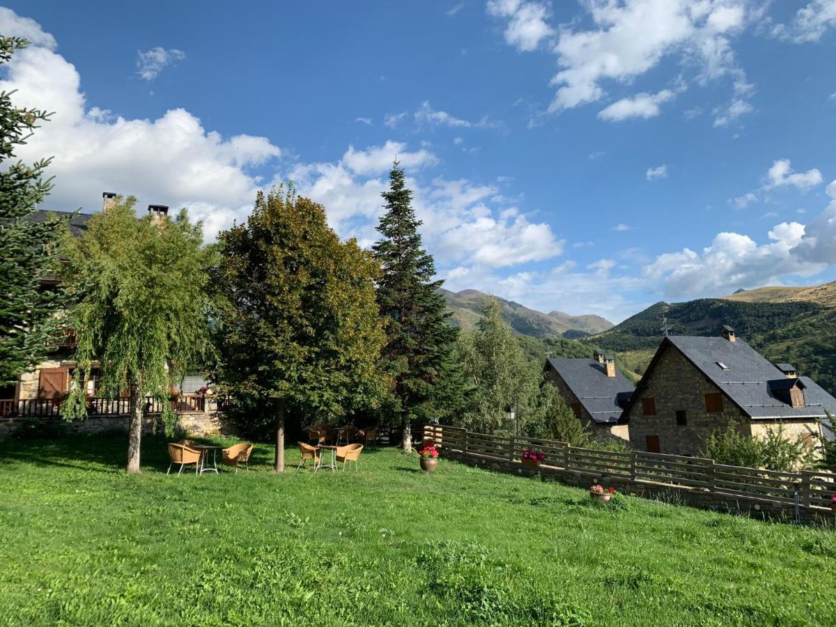 El Xalet De Tauell Hotel Rural Exterior photo