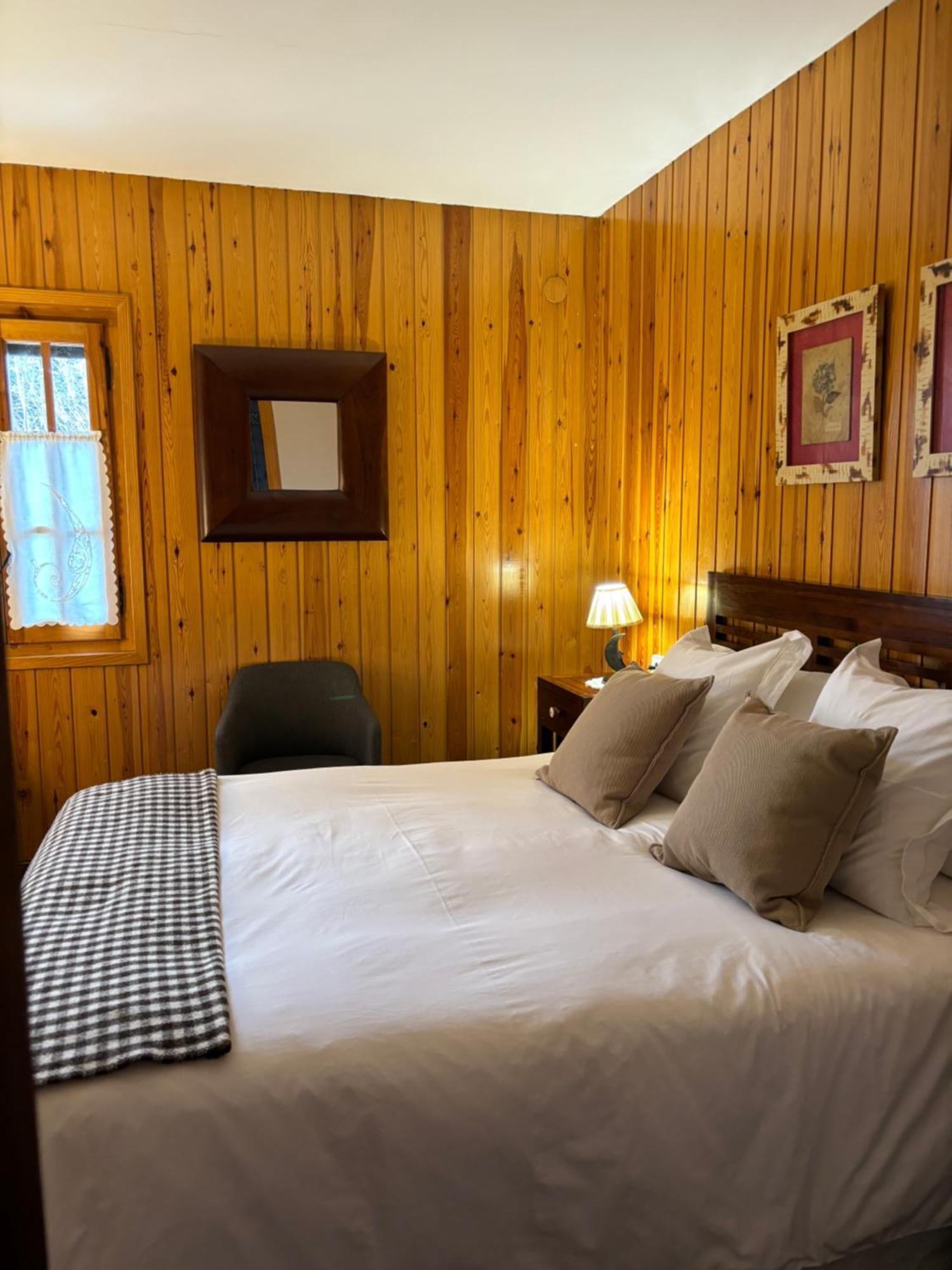El Xalet De Tauell Hotel Rural Exterior photo