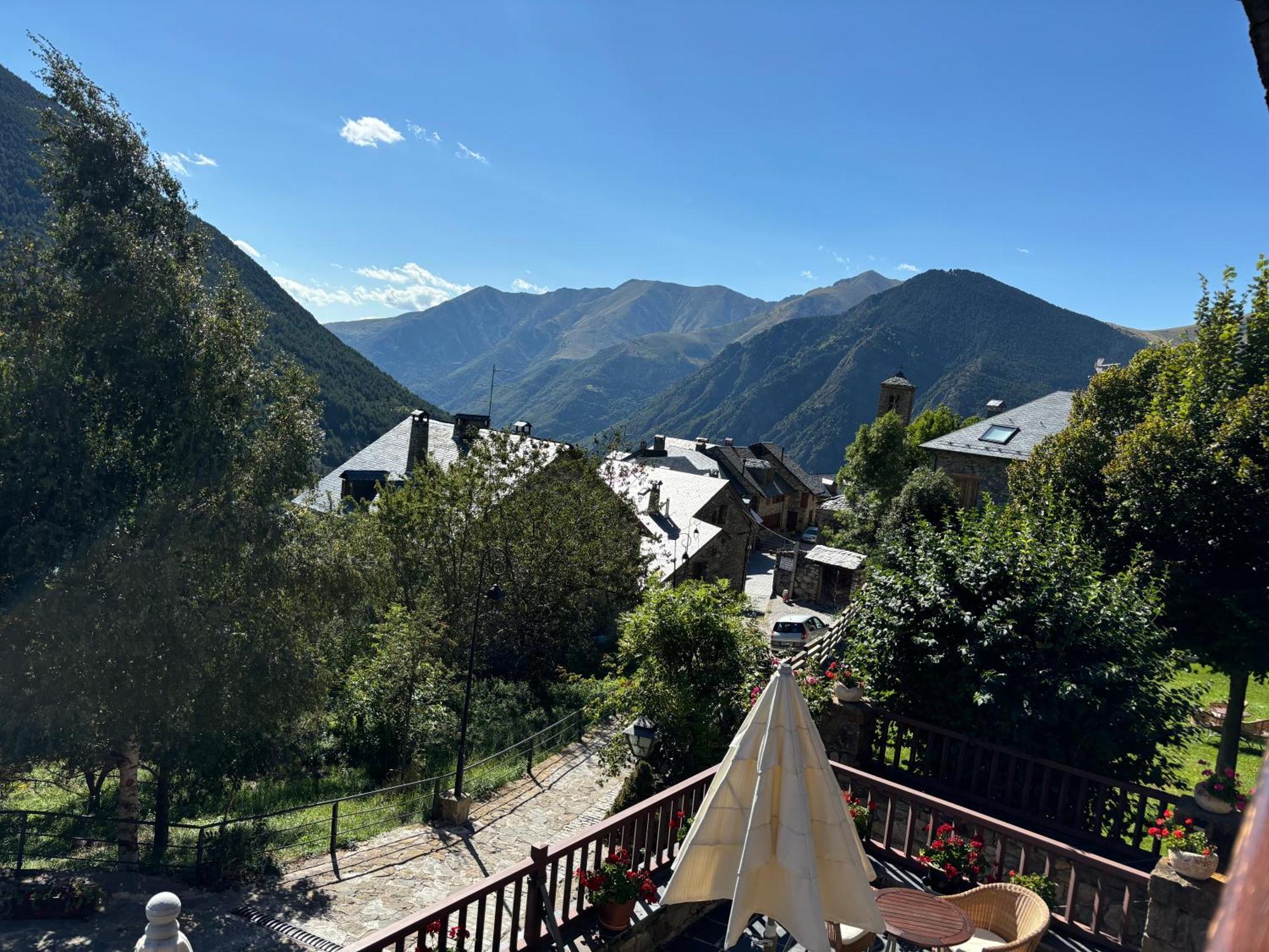 El Xalet De Tauell Hotel Rural Exterior photo