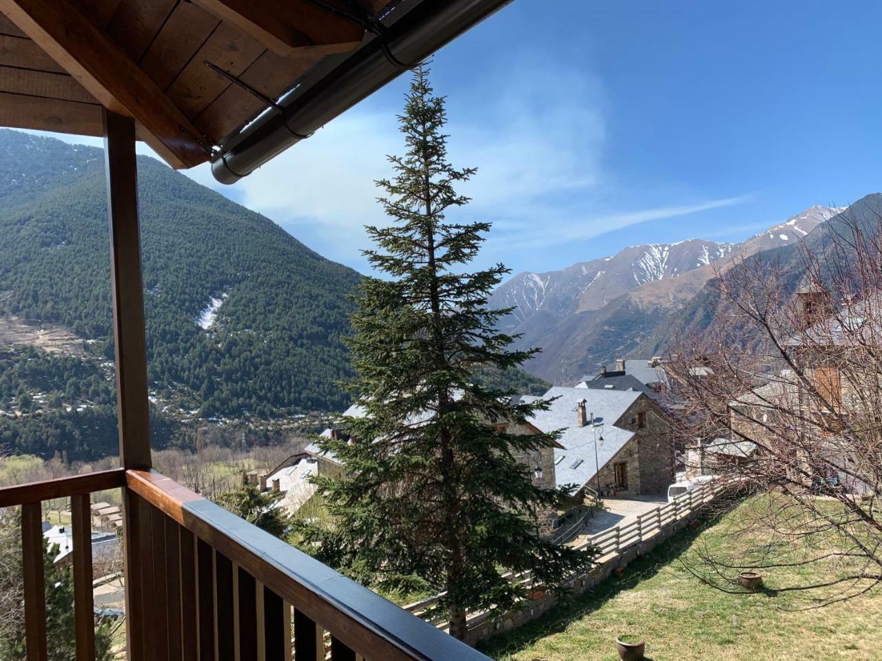 El Xalet De Tauell Hotel Rural Exterior photo