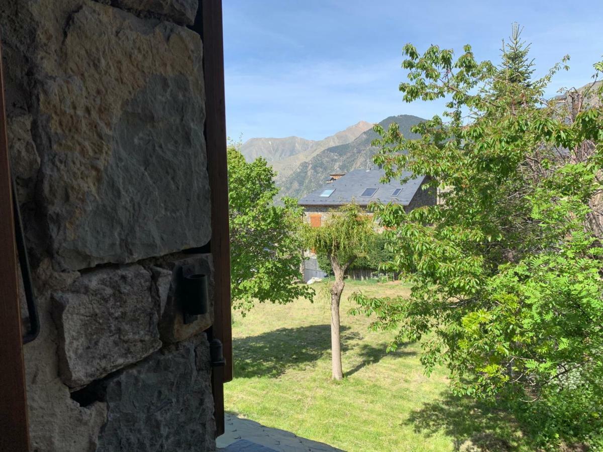 El Xalet De Tauell Hotel Rural Exterior photo