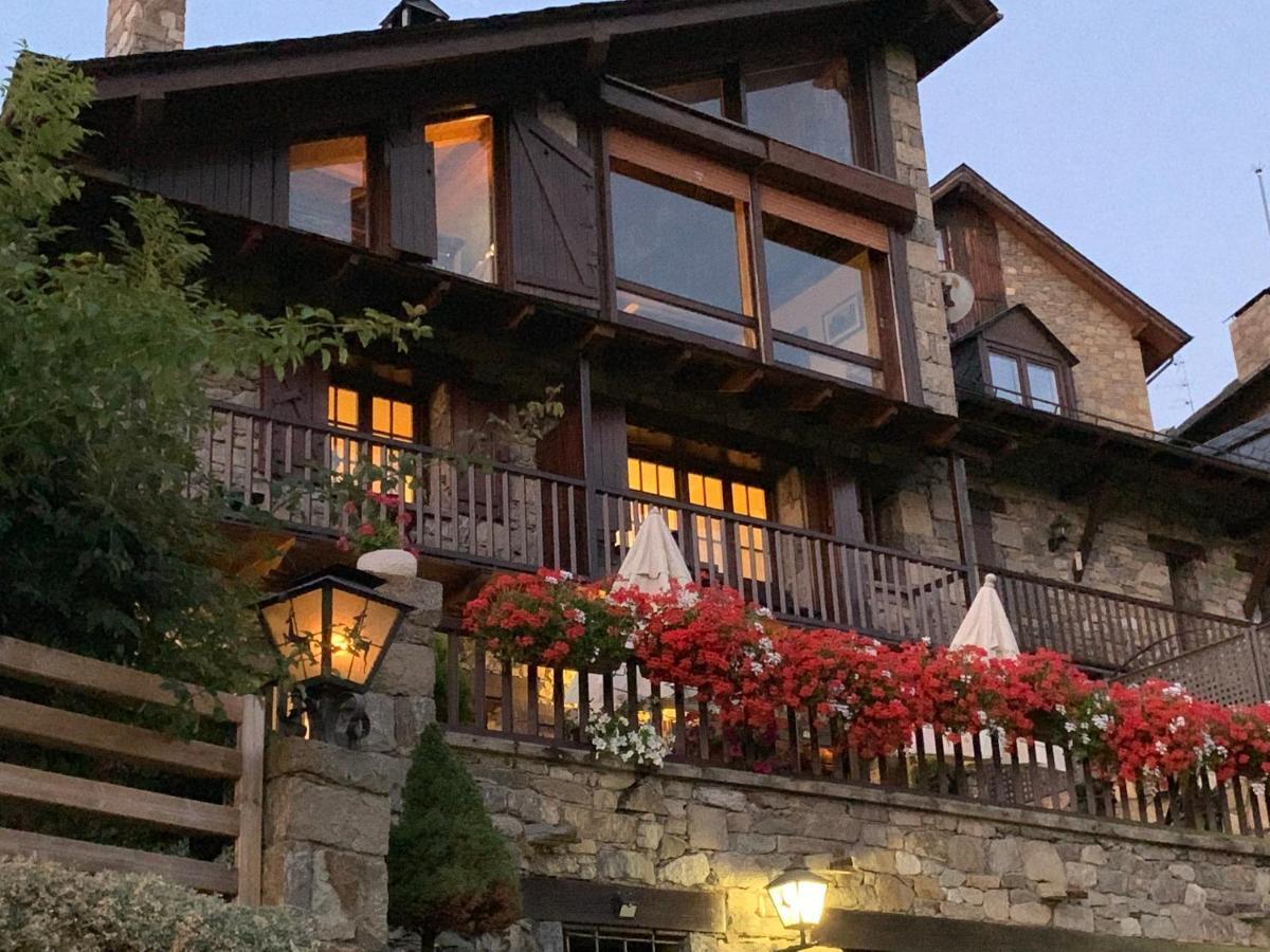El Xalet De Tauell Hotel Rural Exterior photo
