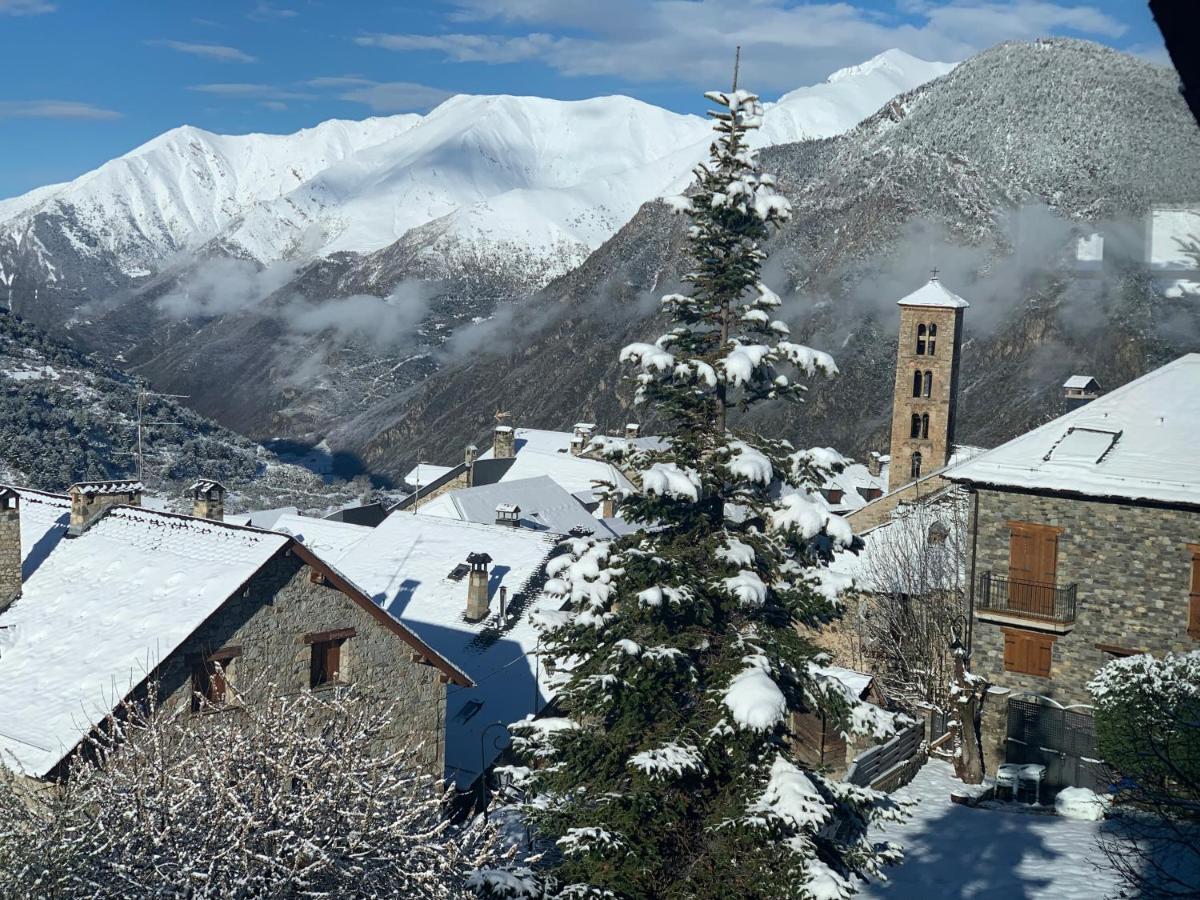 El Xalet De Tauell Hotel Rural Exterior photo